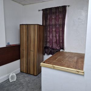 Room in a Shared Flat, Withington Road, M16 - Photo 2