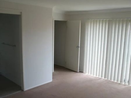 Modern Family Haven in Prime Kellyville Ridge Location - Photo 5