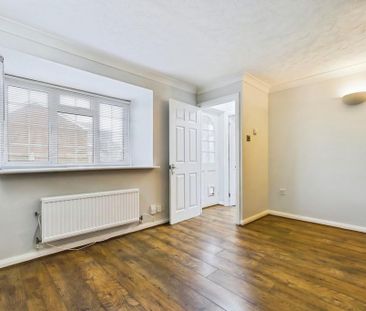 2 bedroom semi-detached house to rent - Photo 6