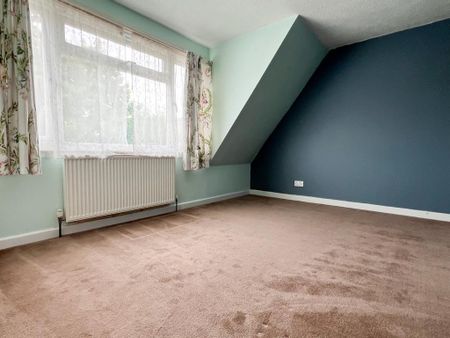 4 bedroom semi-detached house to rent - Photo 2