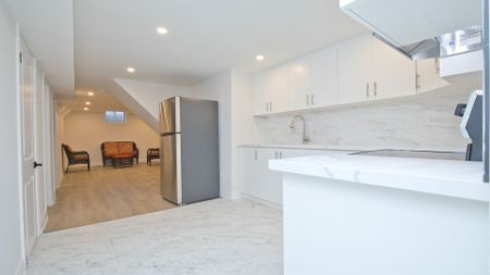 For Lease - 2 Betteridge Lane, Toronto, Ontario - Photo 3