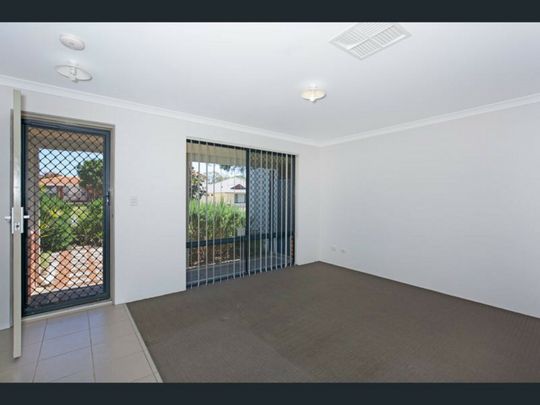 Room for the Whole Family � Modern 4x2 Near Shops & Transport - Photo 1