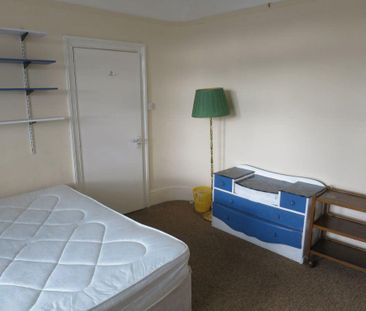 6 bedroom house to rent - Photo 2