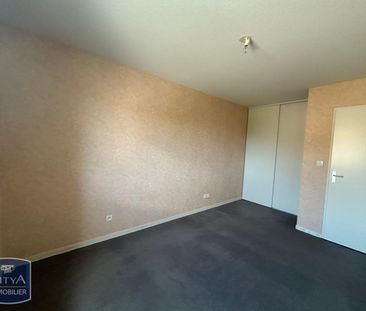 Location Appartement 3 pièces 65m² POUZAUGES 85700 - Photo 3