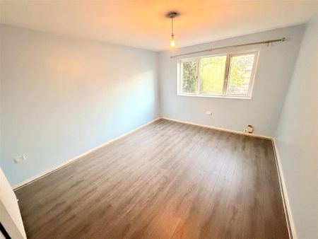 2 bedroom end of terrace house to rent - Photo 4