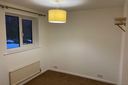 Lillibrooke Crescent - Photo 3