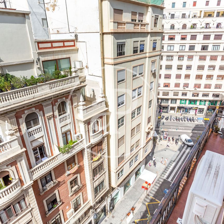 Penthouse for rent with Terrace in San Francesc (Valencia) - Photo 1