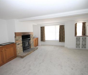 3 bedroom detached house to rent - Photo 4