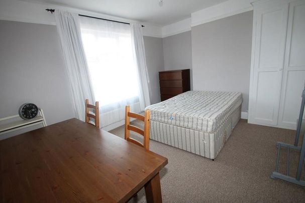 4 bedroom terraced house to rent - Photo 1