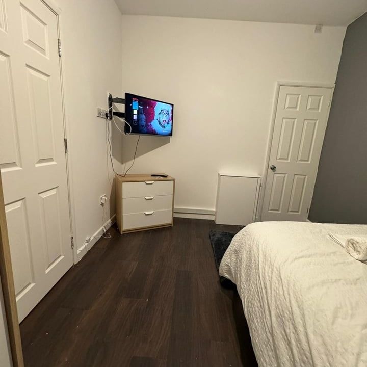 Room in a Shared House, Bolingbroke Road, CV3 - Photo 1