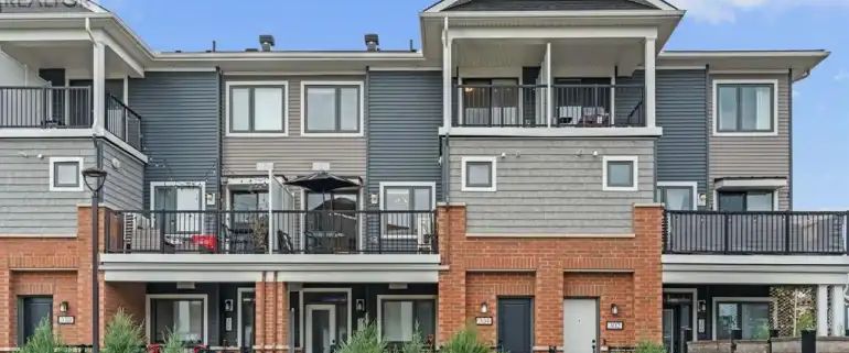 304 LAPLAND PRIVATE | 304 LAPLAND PRIVATE, Ottawa - Photo 1