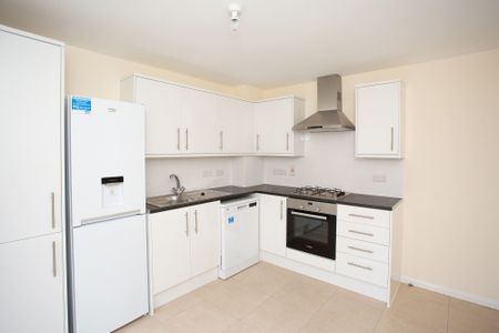 3 bedroom house to rent, Available unfurnished from 28/03/2025 - Photo 3