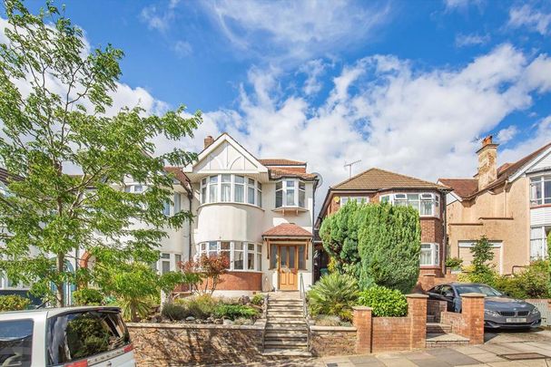 3 bedroom flat to rent - Photo 1