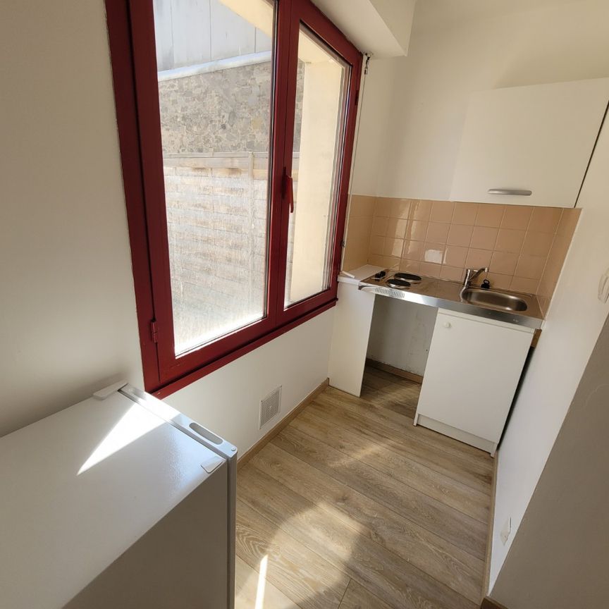 Location Appartement 1 pièce 21m² BOULOGNE SUR MER 62200 - Photo 1