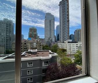 Your Tailor Swift apartment in downtown Vancouver - Photo 1