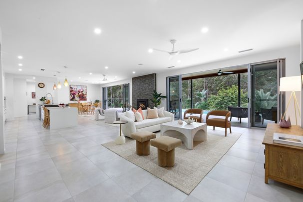 521 Bonogin Road, Bonogin QLD 4213 - House For Rent | Domain - Photo 1