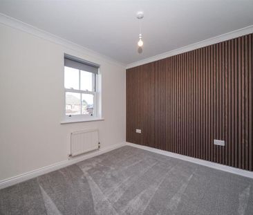 3 bedroom semi-detached house to rent - Photo 4