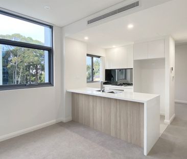 Spacious One Bedroom Apartment with Study - Photo 4