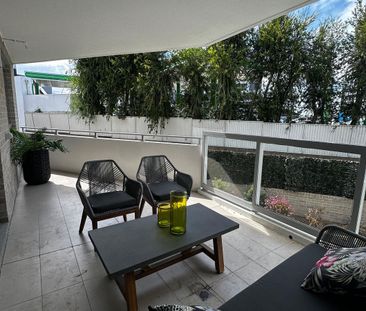Over-sized Two-bedroom Apartment - Fully Furnished! - Photo 4