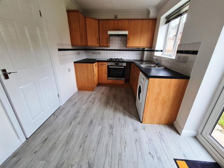 2 bedroom end of terrace house to rent - Photo 5