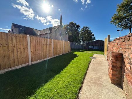 3 bedroom terraced house to rent - Photo 2