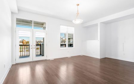 For Lease - 3130 Travertine Drive, Oakville, Ontario - Photo 2