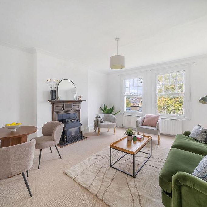 3 bedroom flat to rent - Photo 1