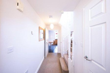 1 bedroom in a house share to rent - Photo 5