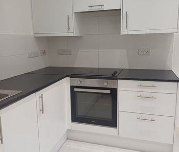 1 Bed Flat, Church Court, LS27 - Photo 3