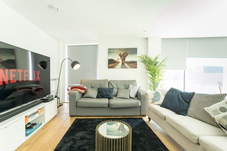 3 Bed Flat, Advent Way, M4 - Photo 5