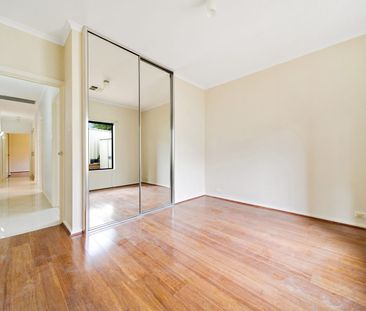 SPACIOUS FAMILY HOME with SOLAR PANELS IN DESIRABLE LOCATION - Photo 2