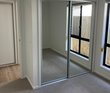 8 Bower Street, Morayfield, QLD - Photo 6