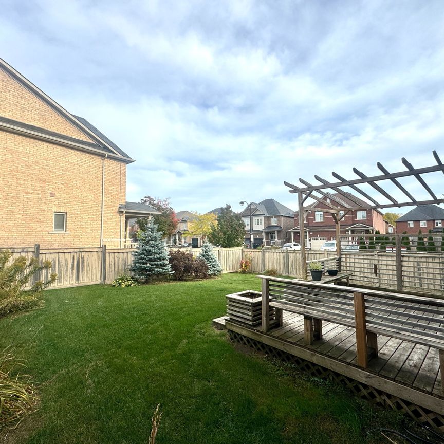 For Lease - 1306 Blencowe Crescent, Newmarket, Ontario - Photo 1