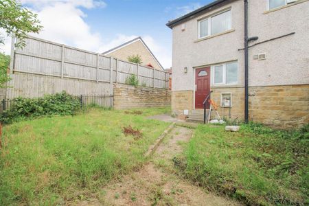 2 bedroom end of terrace house to rent - Photo 3