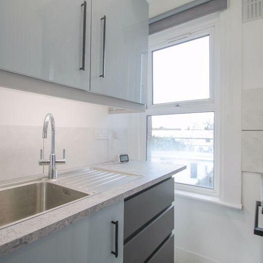 Studio to rent - Photo 1