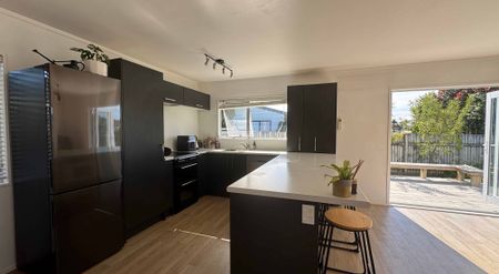 3 Bedroom Plus in Papamoa - Photo 2