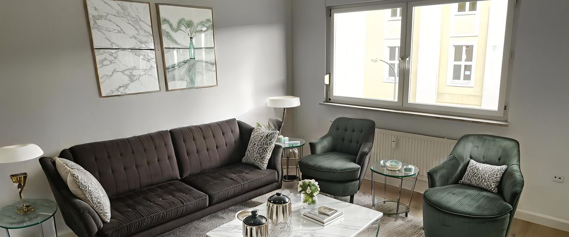 Architektonisch wertvolle kleine 4-Zimmer-Wohnung in Duisburg Wanheimerort - Photo 1