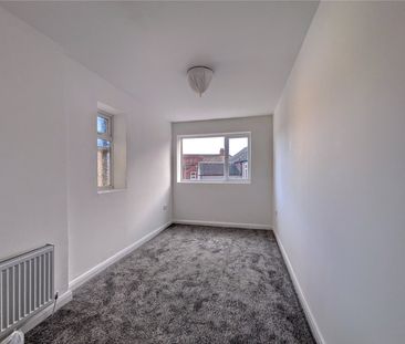 5 bed apartment to rent in Newcomen Terrace, Redcar, TS10 - Photo 1