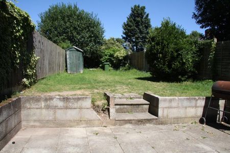 3 bedroom terraced house to rent - Photo 3