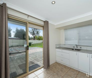 Tidy & Ideally Located Opposite a Family-Friendly Park - Photo 3
