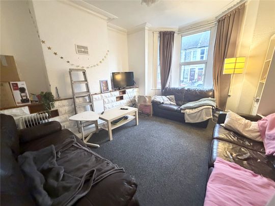 6 bedroom house to rent - Photo 1