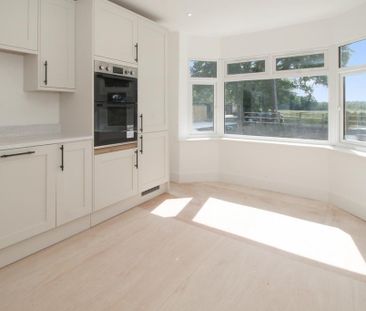 4 bedroom detached bungalow to rent - Photo 4