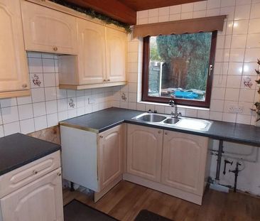 3 bedroom semi-detached house to rent - Photo 6
