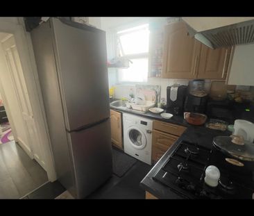 2 Bed Maisonette, Stanley Road, HA2 - Photo 1