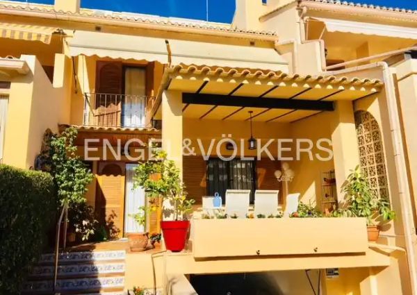 Casa o chalet de alquiler en Carrer 213, La Cañada