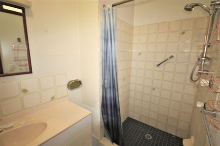 Character Home in Central Location! - Photo 4