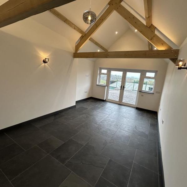1 bedroom barn conversion to rent - Photo 1