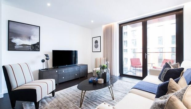 2 Bed Flat, Charles Clowes Walk, SW11 - Photo 1