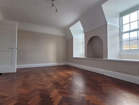 3 bedroom flat to rent - Photo 2