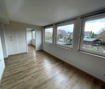 Großzügige 3-Zimmer-Wohnung mit Einbauküche in einem gepflegten 2-F... - Photo 1